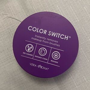 Vera Mona Color Switch Solo Instant Makeup Brush Cleaner